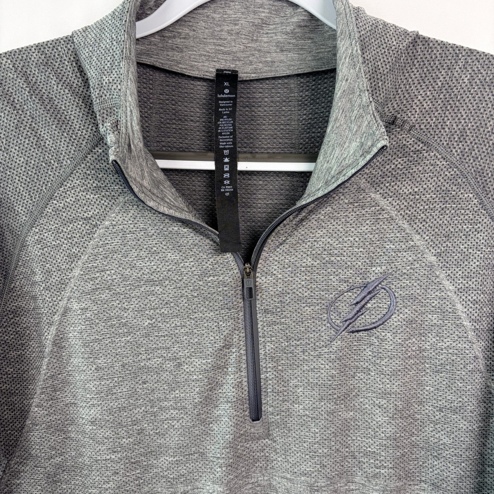 lululemon Metal Vent Tech 1/2 Zip XL Grey Tampa Bay Lightning Bolt Logo